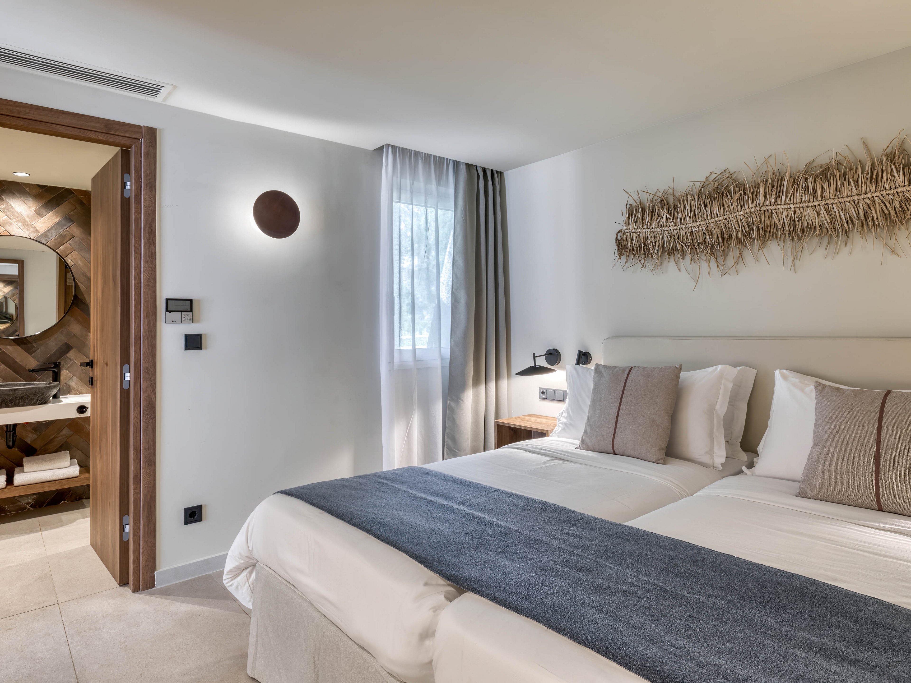 Domes Aulus Zante Autograph Collection