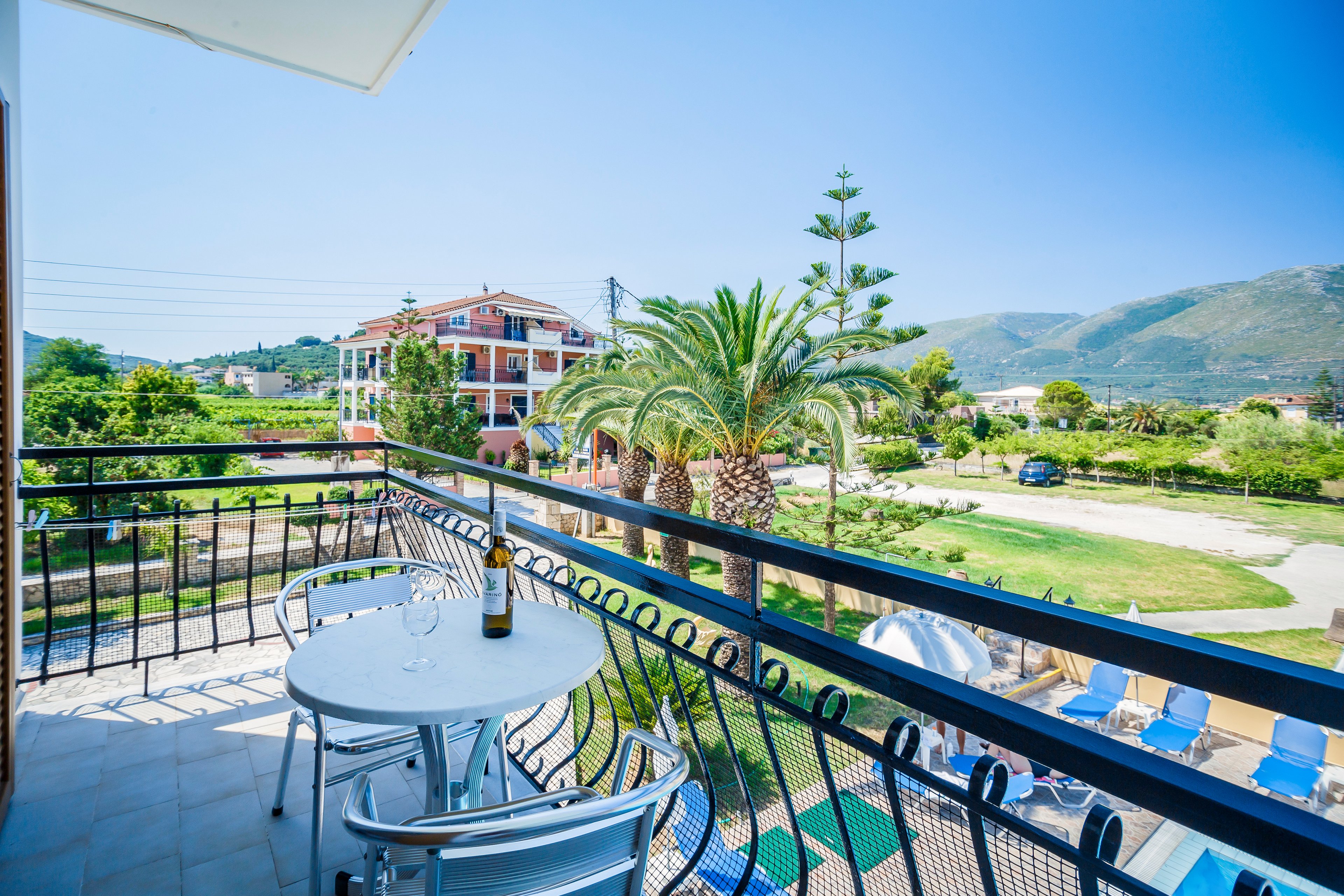 Litsa Studios & Apartments