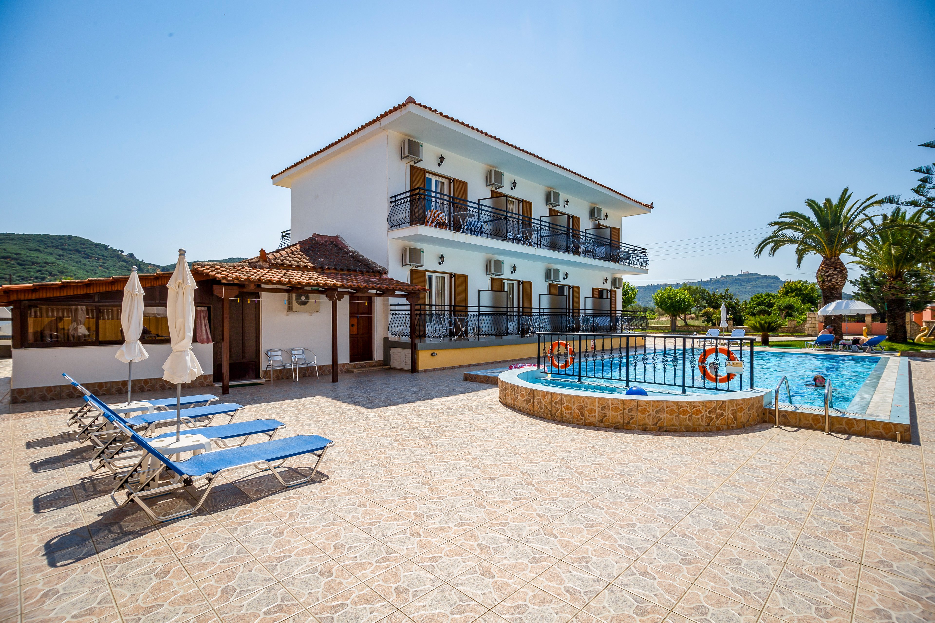 Litsa Studios & Apartments