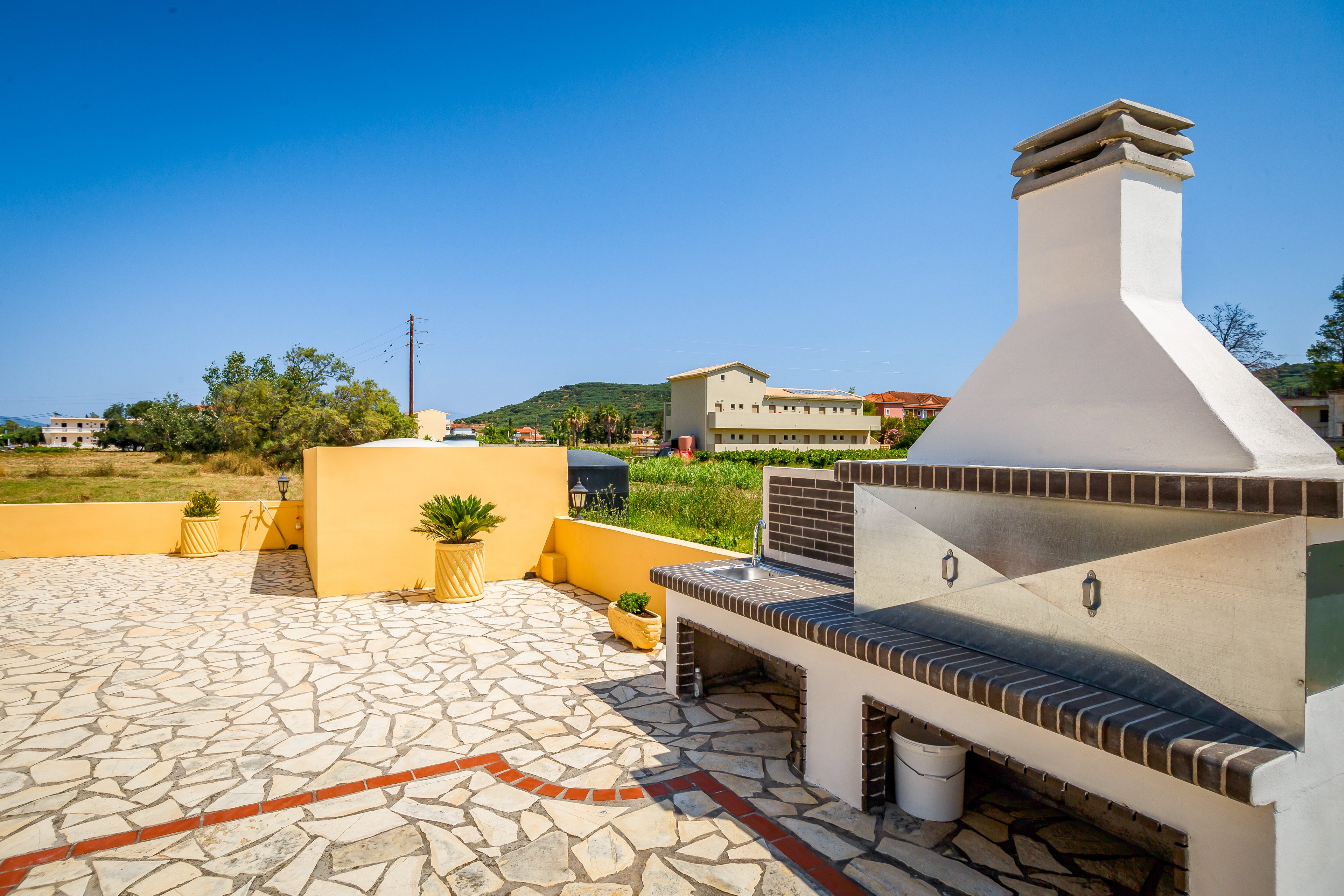 Litsa Studios & Apartments