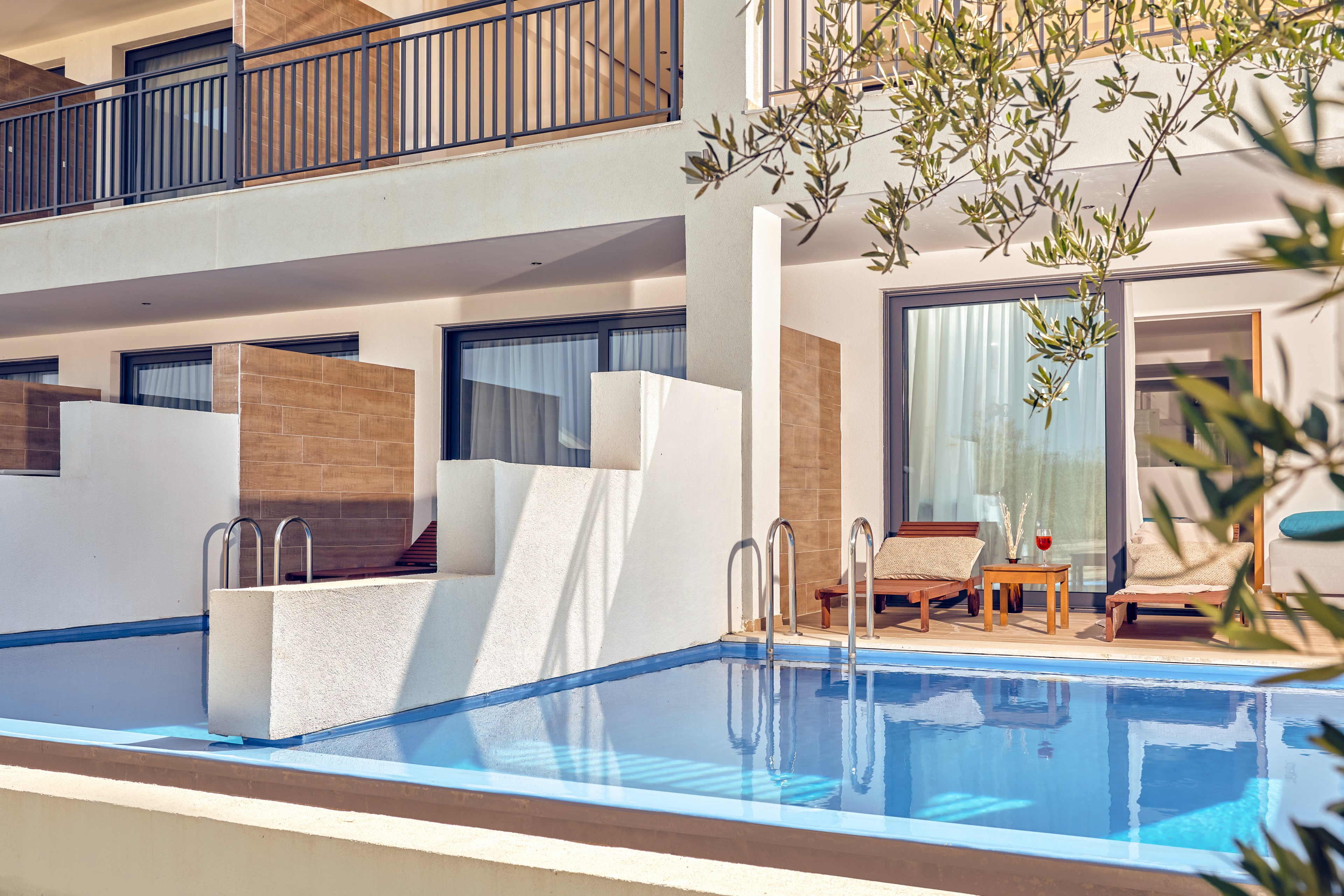 Cavo Orient Beach Hotel