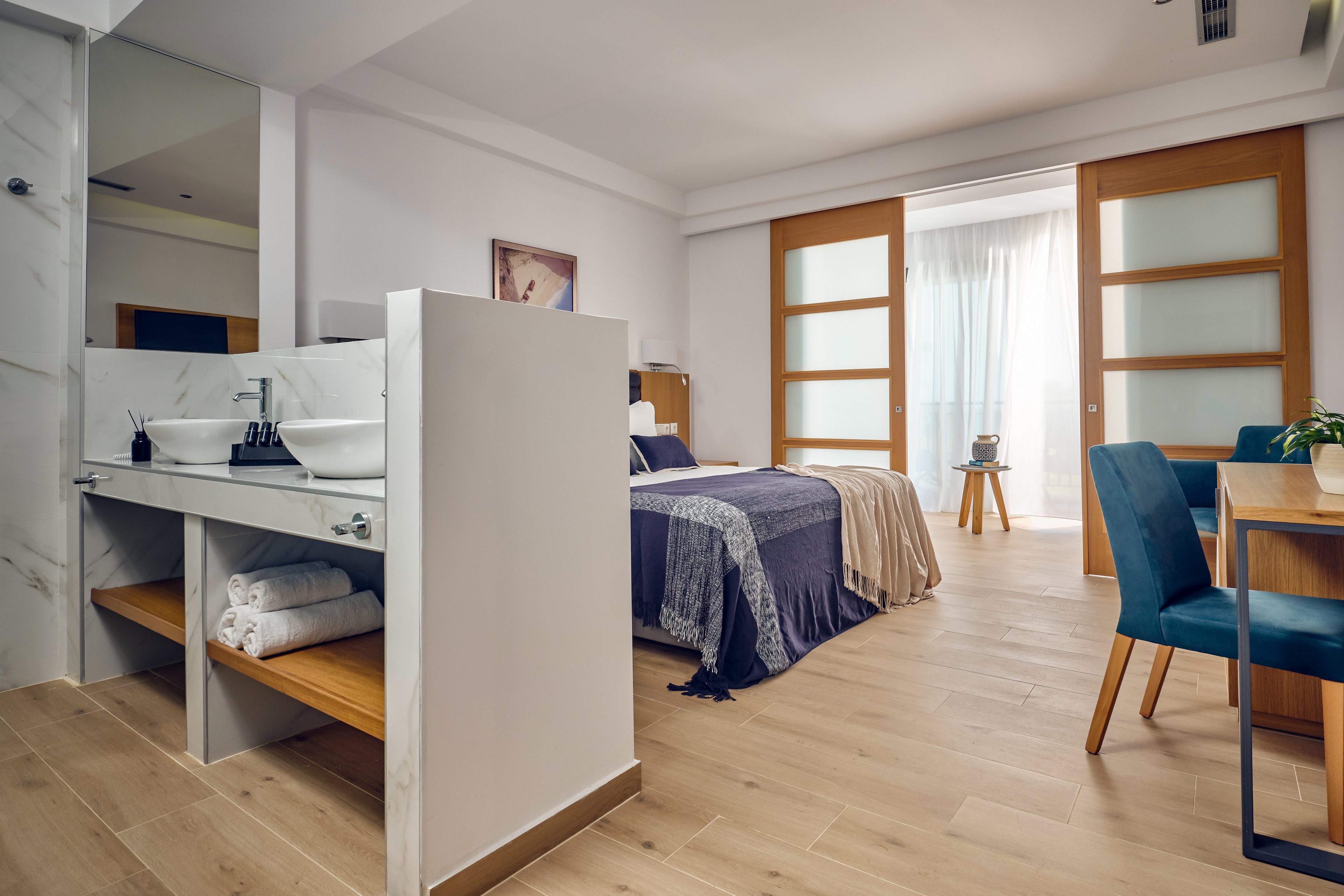 Cavo Orient Beach Hotel