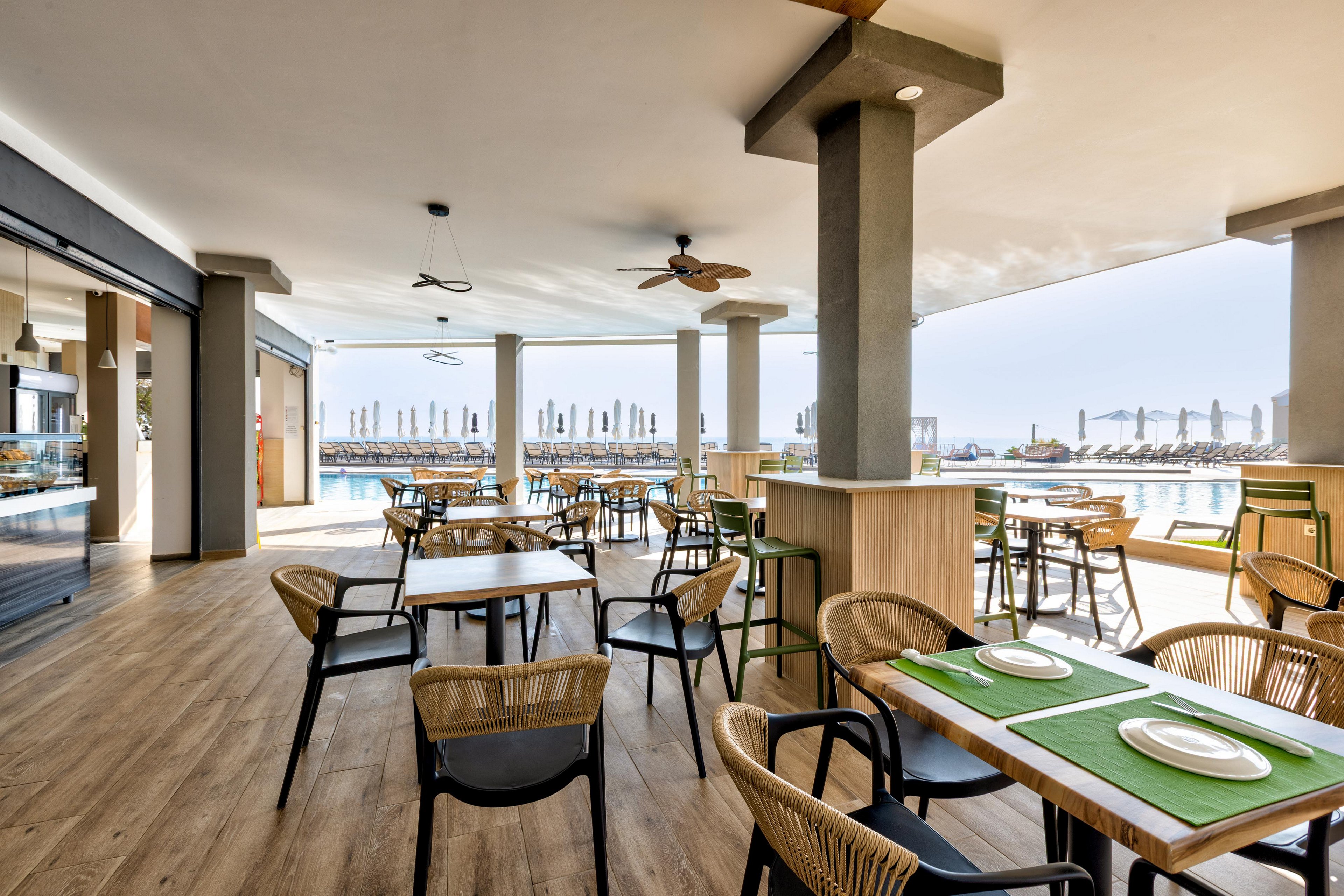 Cavo Orient Beach Hotel