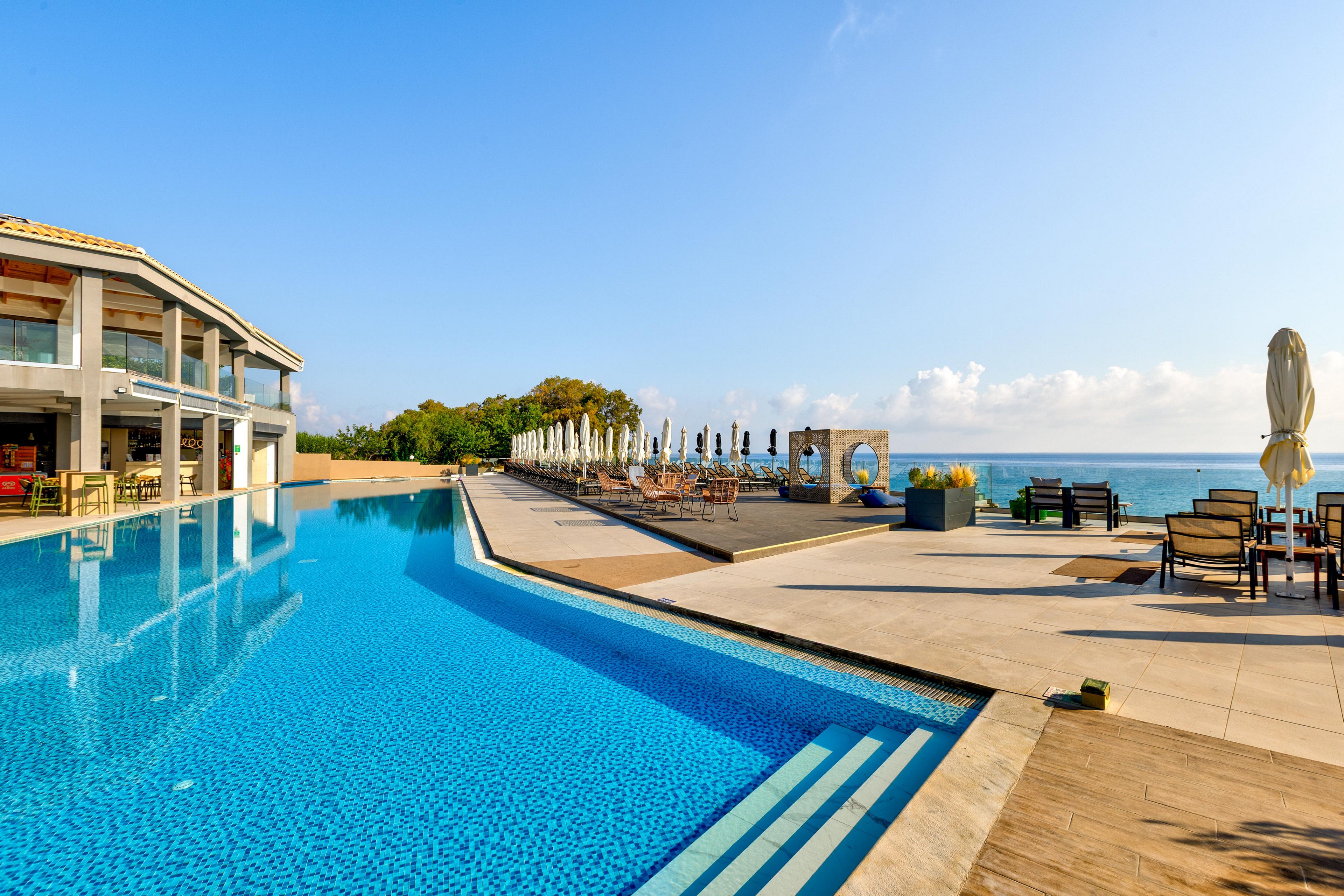 Cavo Orient Beach Hotel