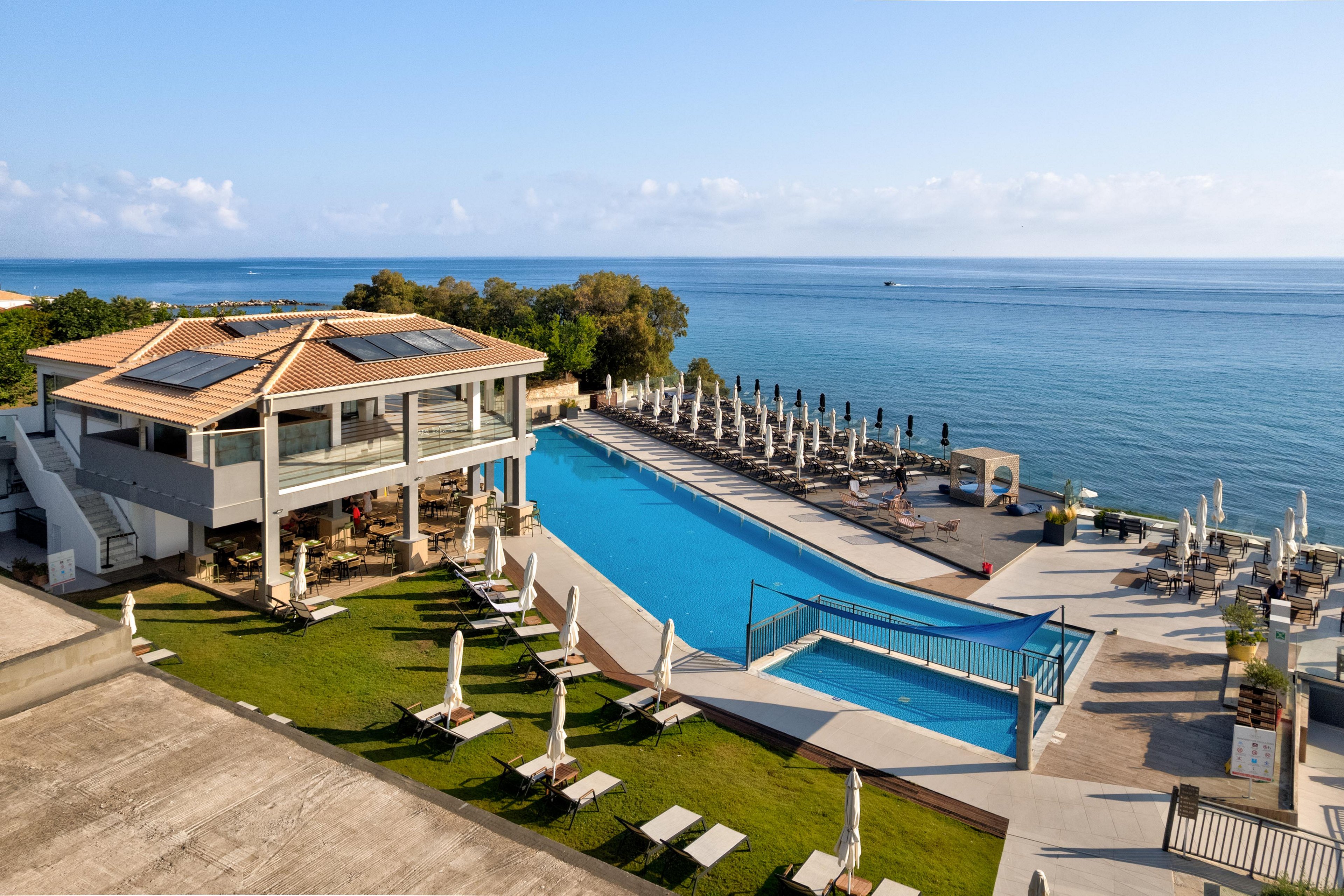 Cavo Orient Beach Hotel