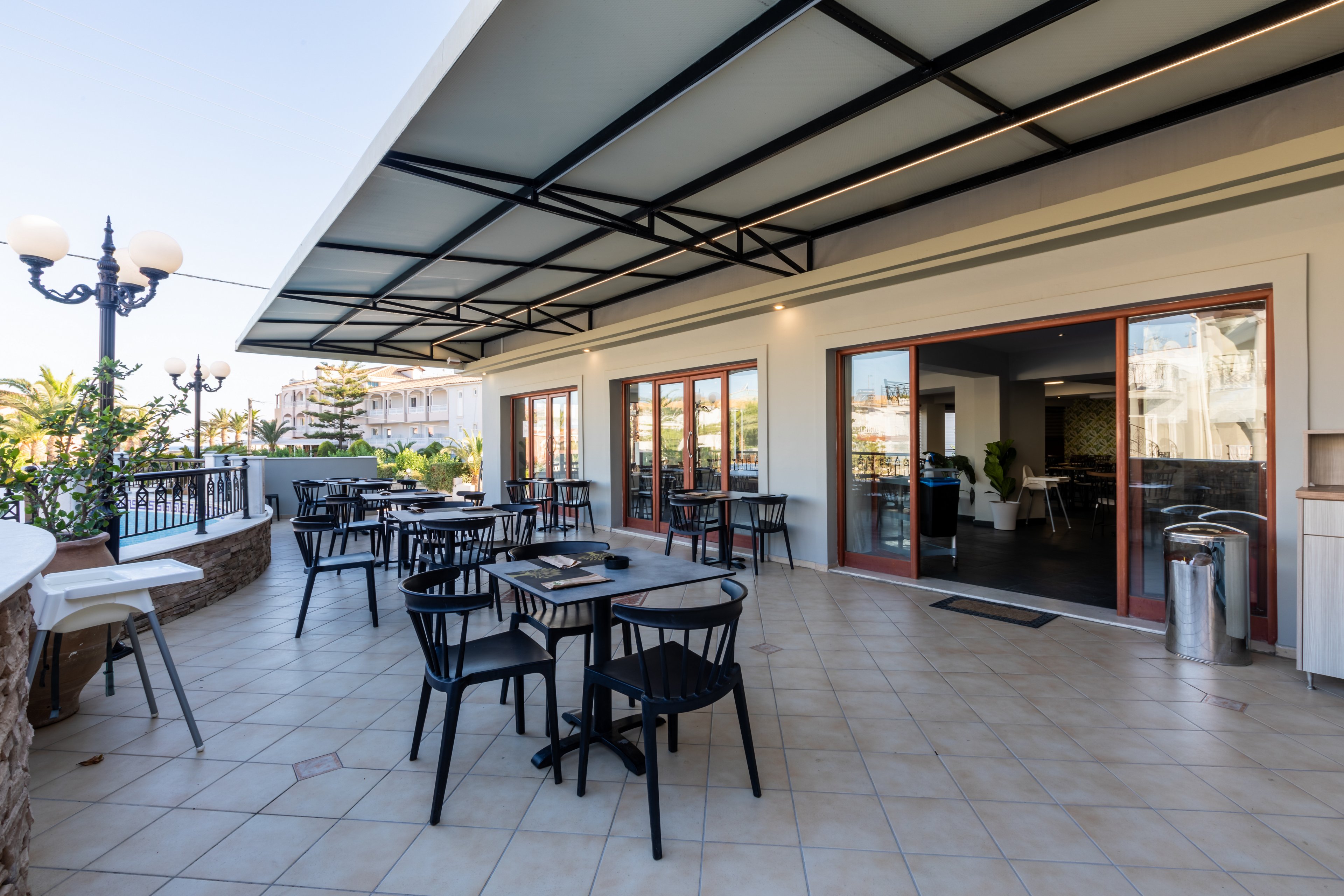 White Olive Premium Hotel