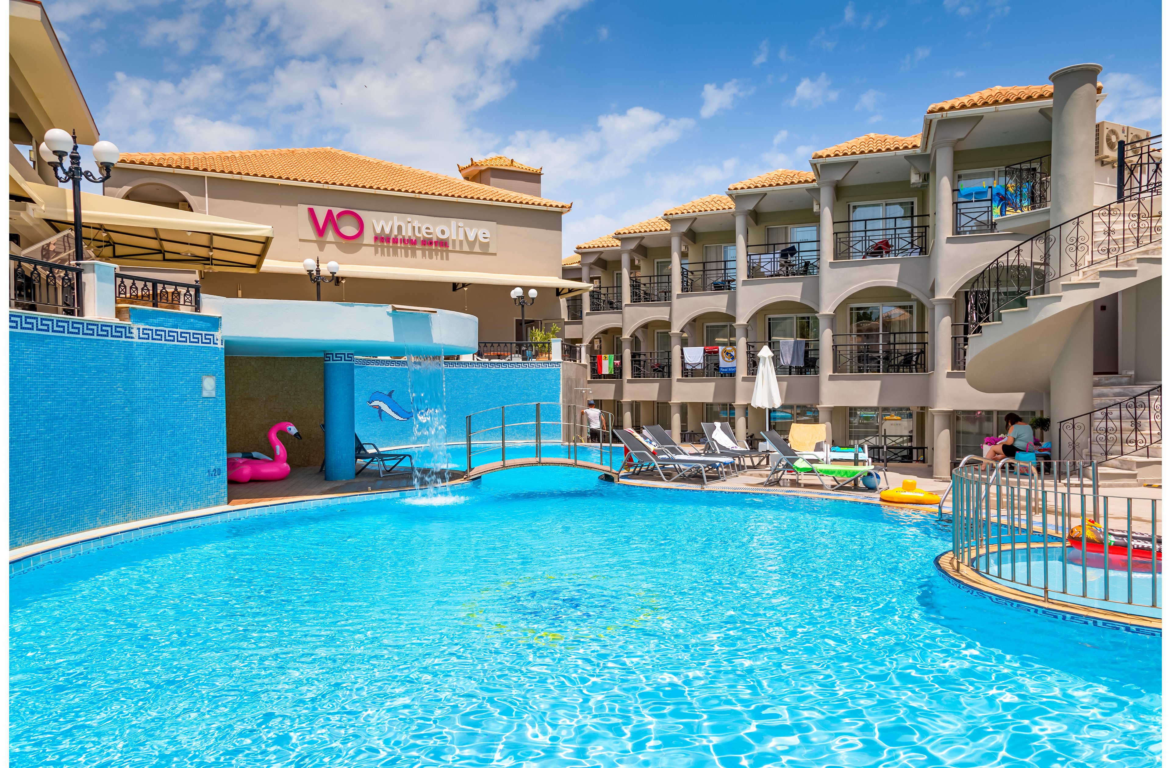 White Olive Premium Hotel