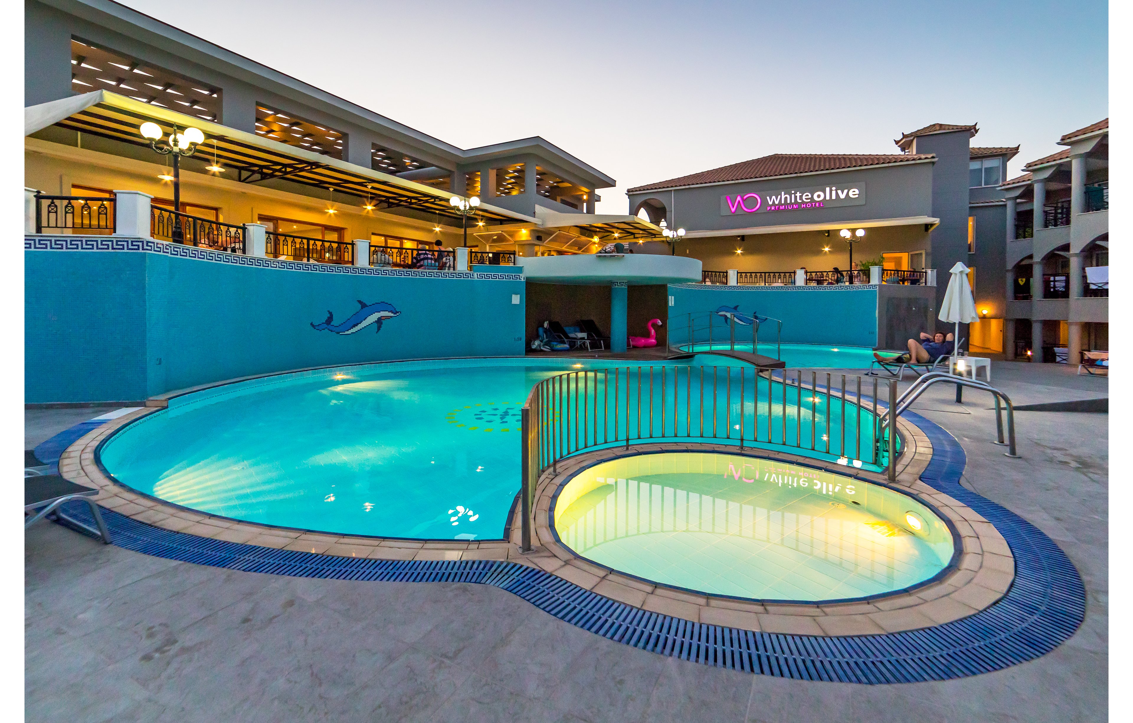 White Olive Premium Hotel