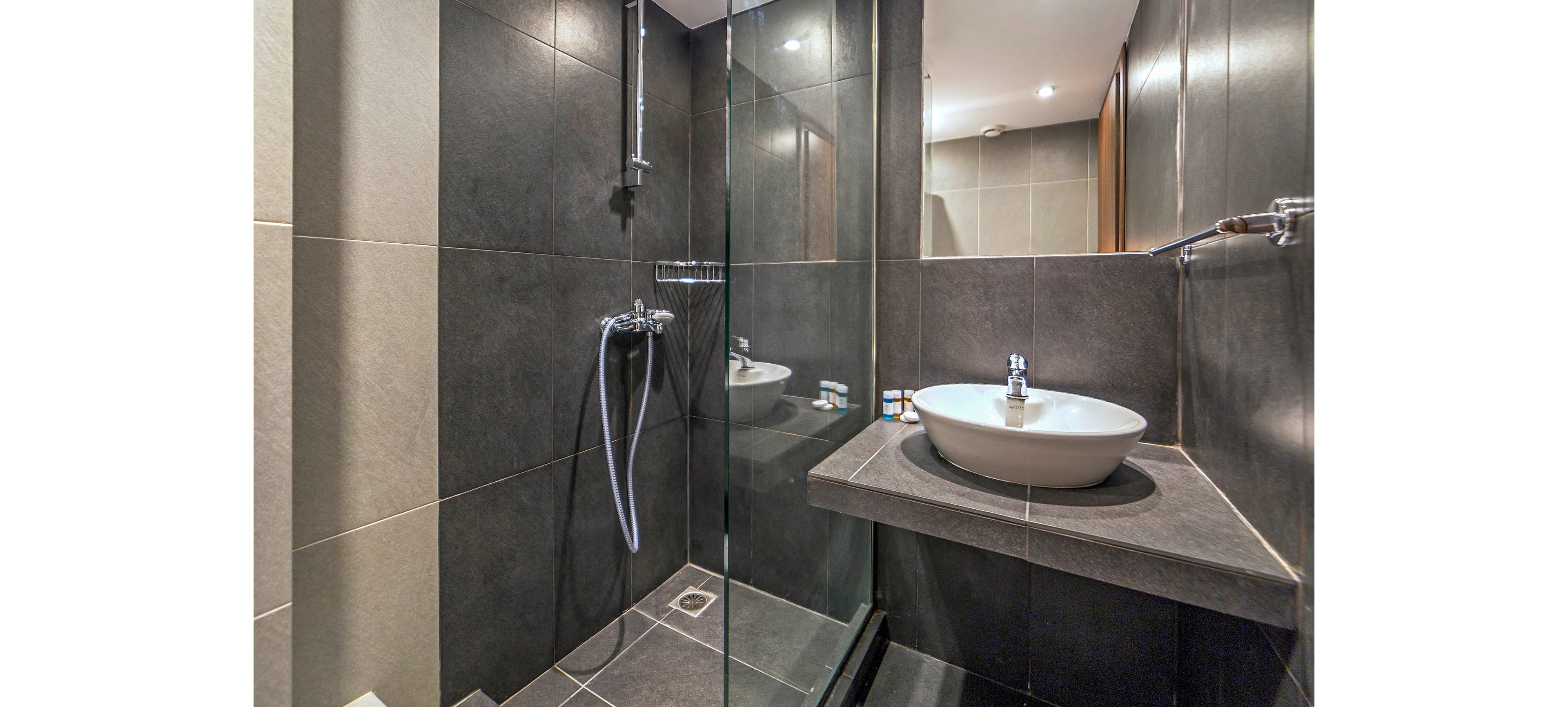 White Olive Premium Hotel