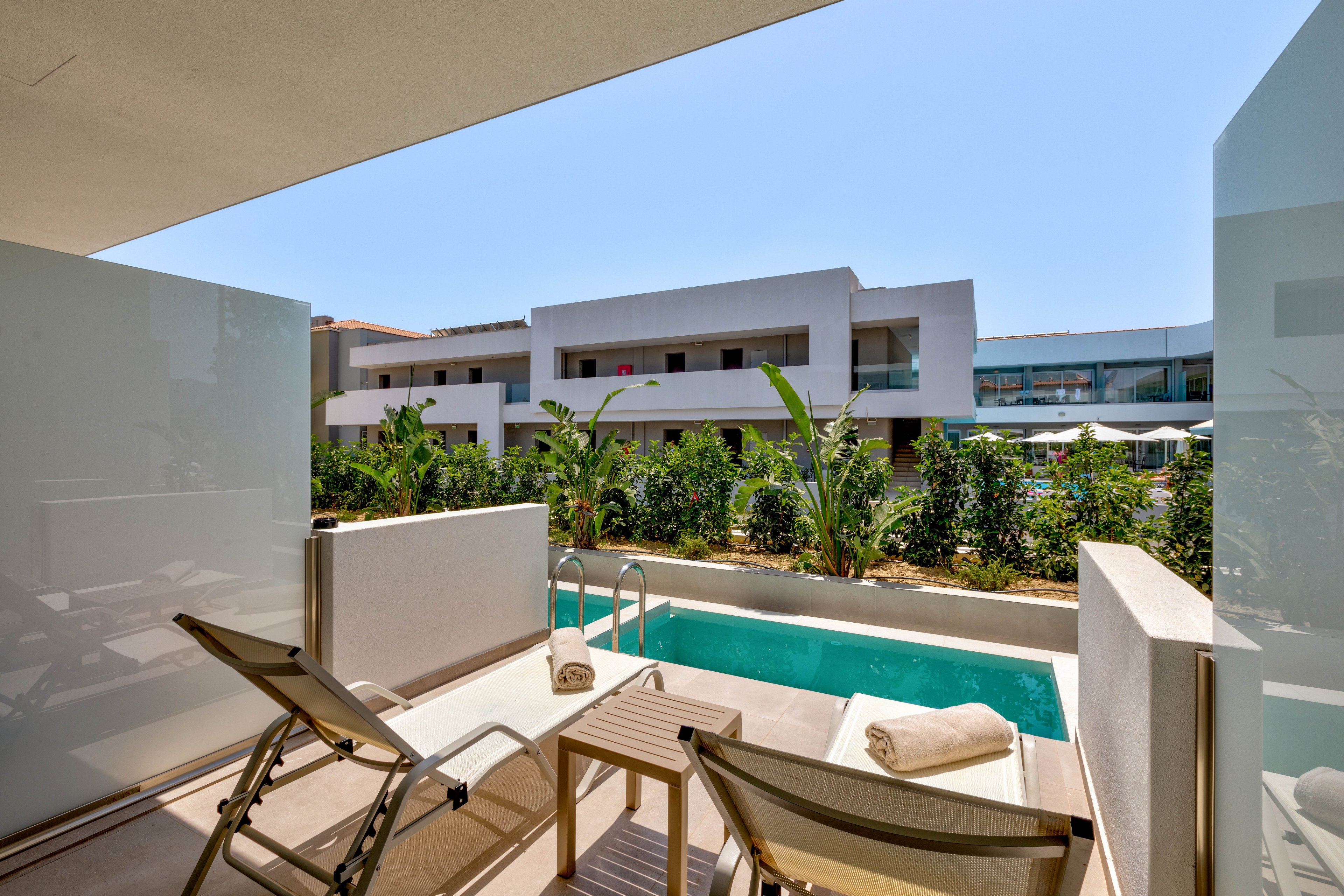 White Olive Premium Hotel