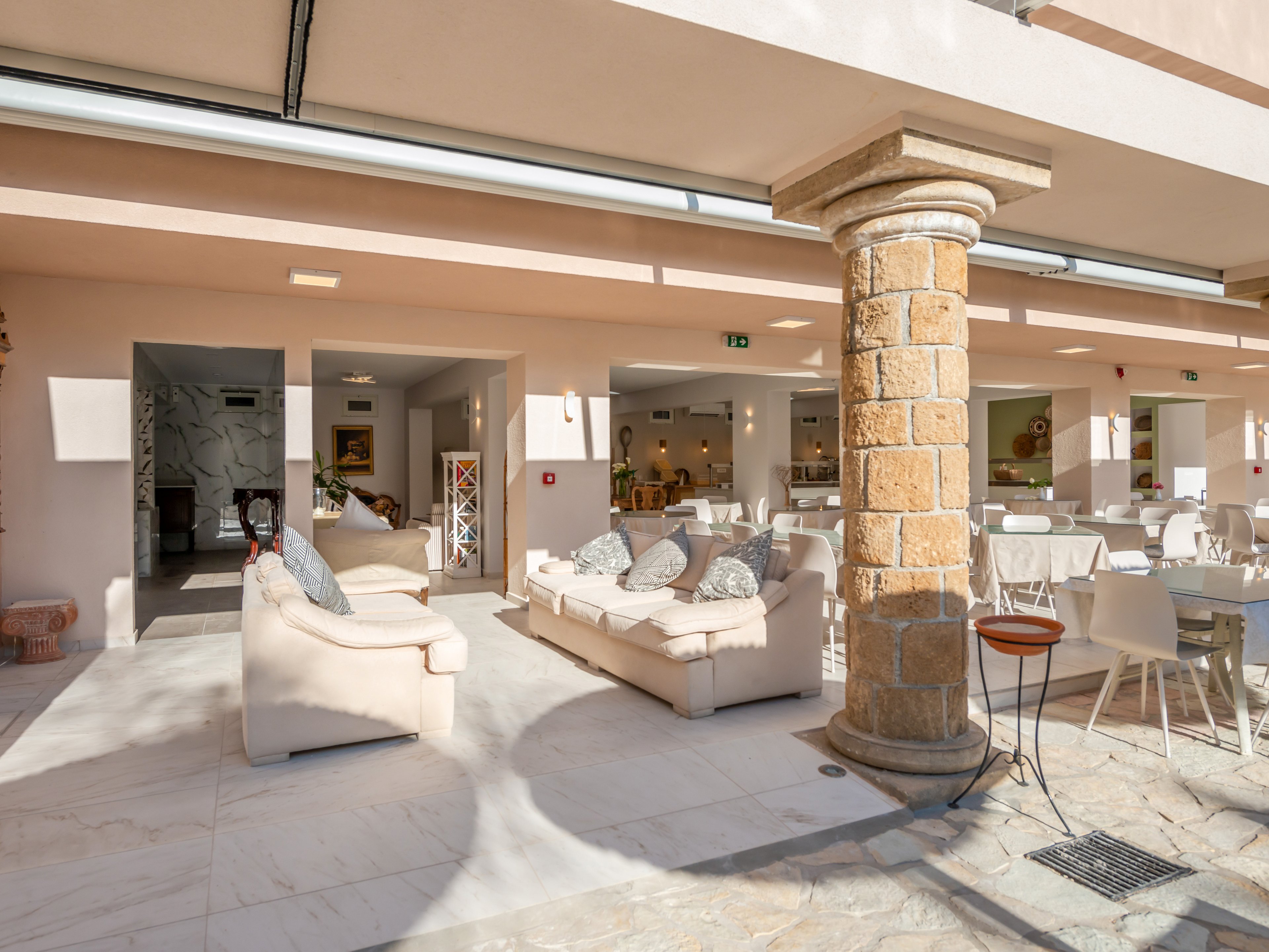 Hotel Vasilikos Beach