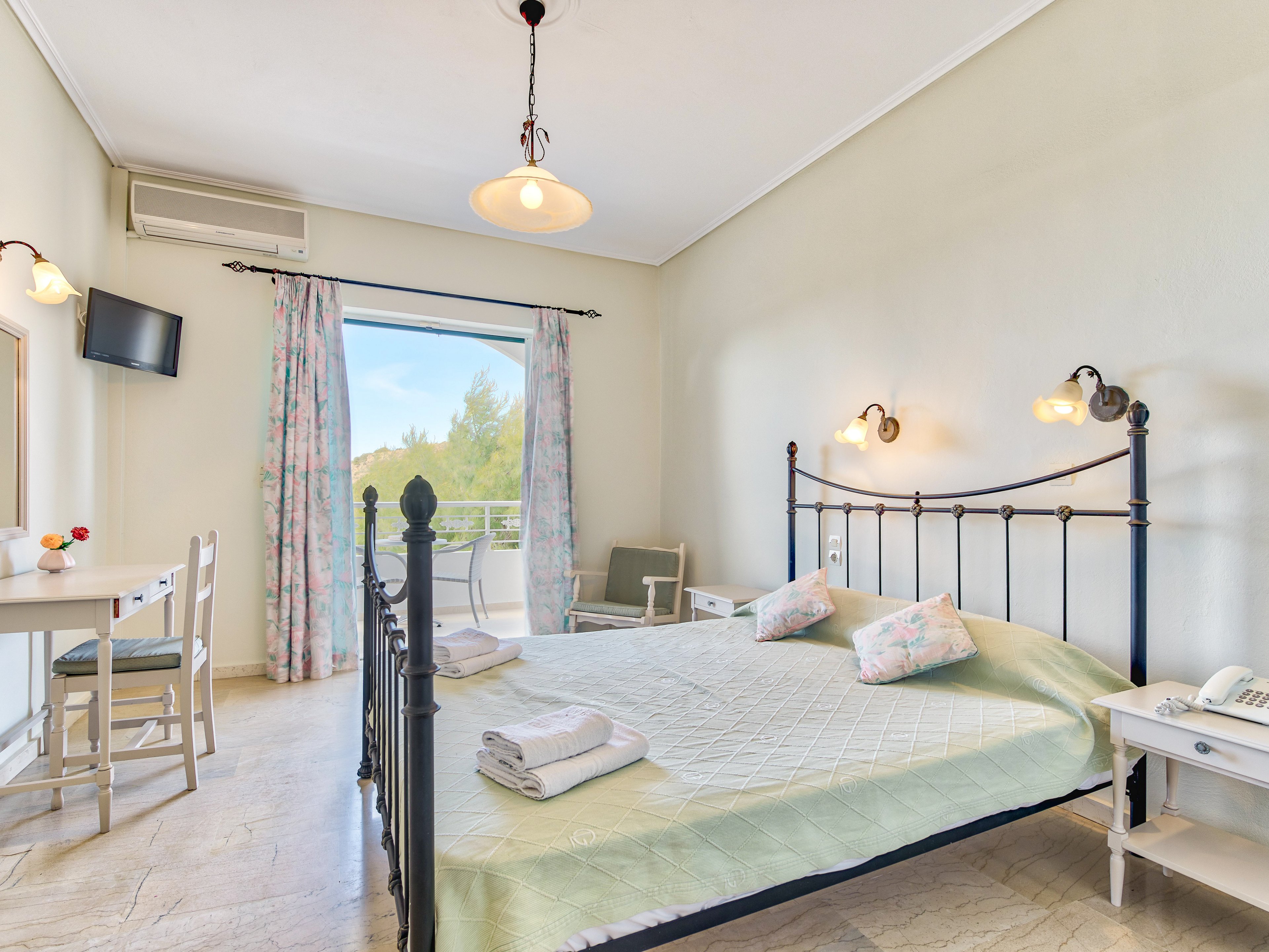 Hotel Vasilikos Beach