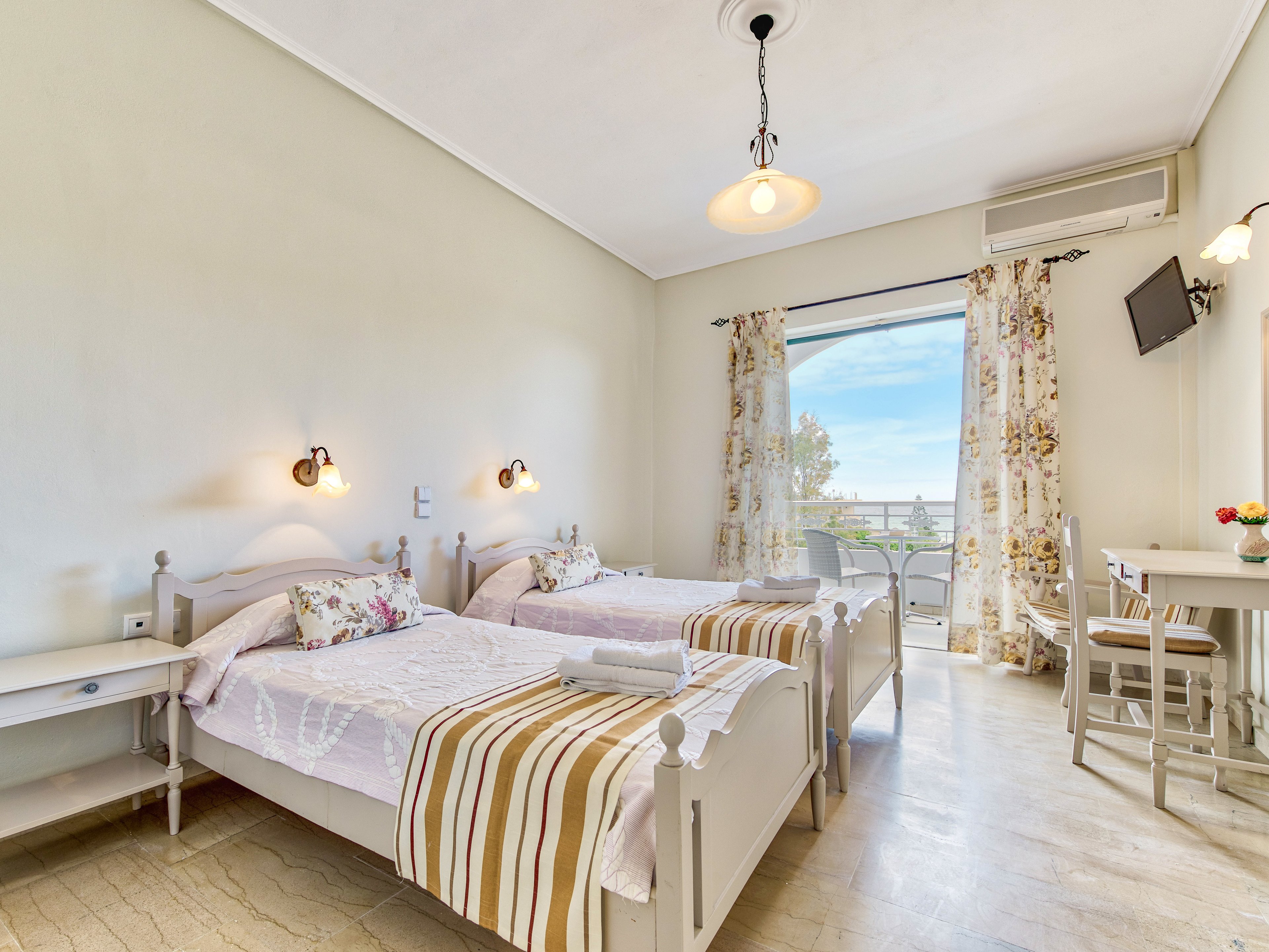 Hotel Vasilikos Beach