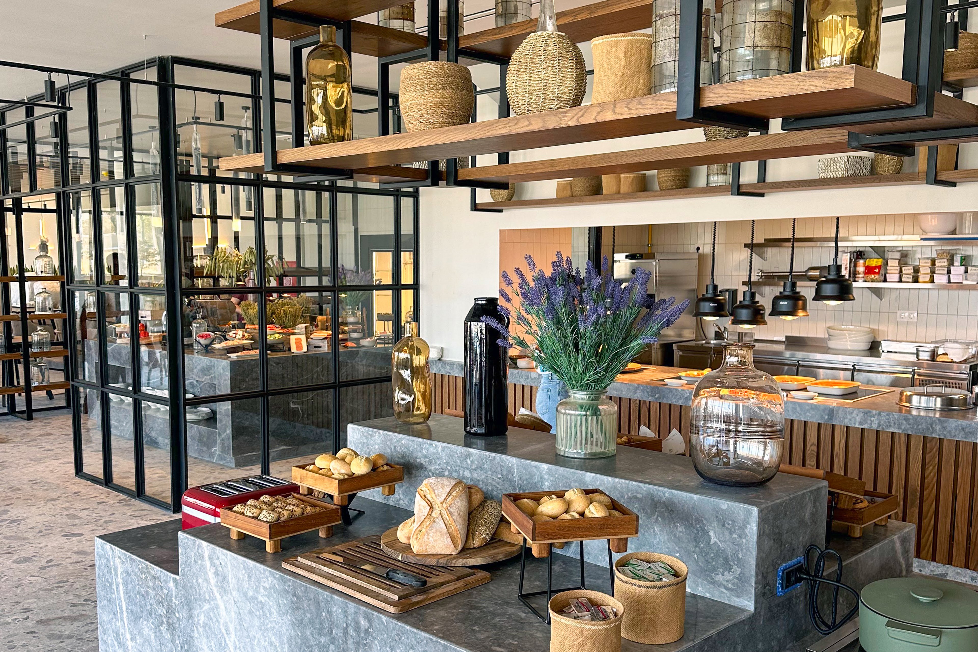 King Jason Zante by Louis Hotels