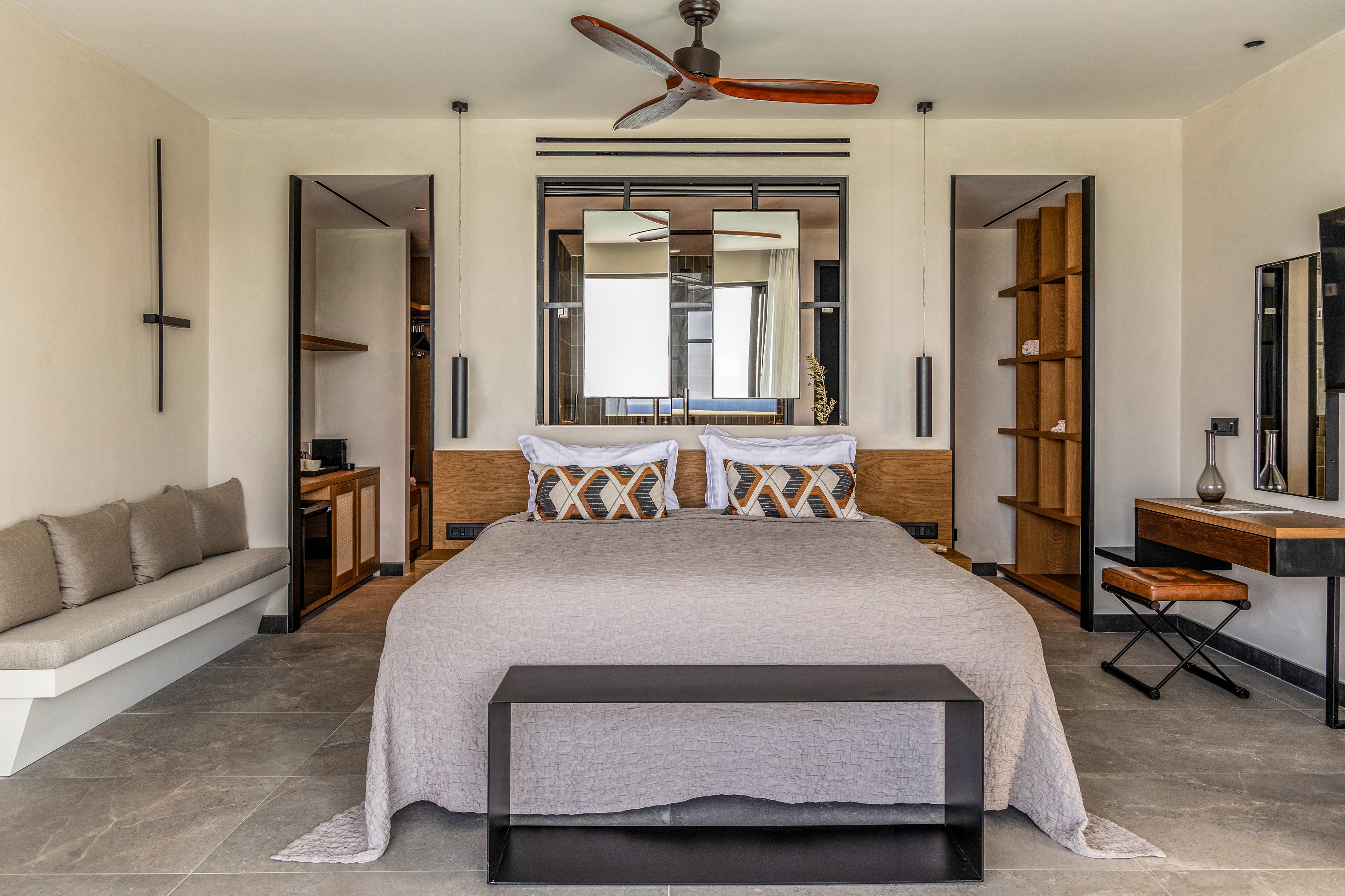 King Jason Zante by Louis Hotels