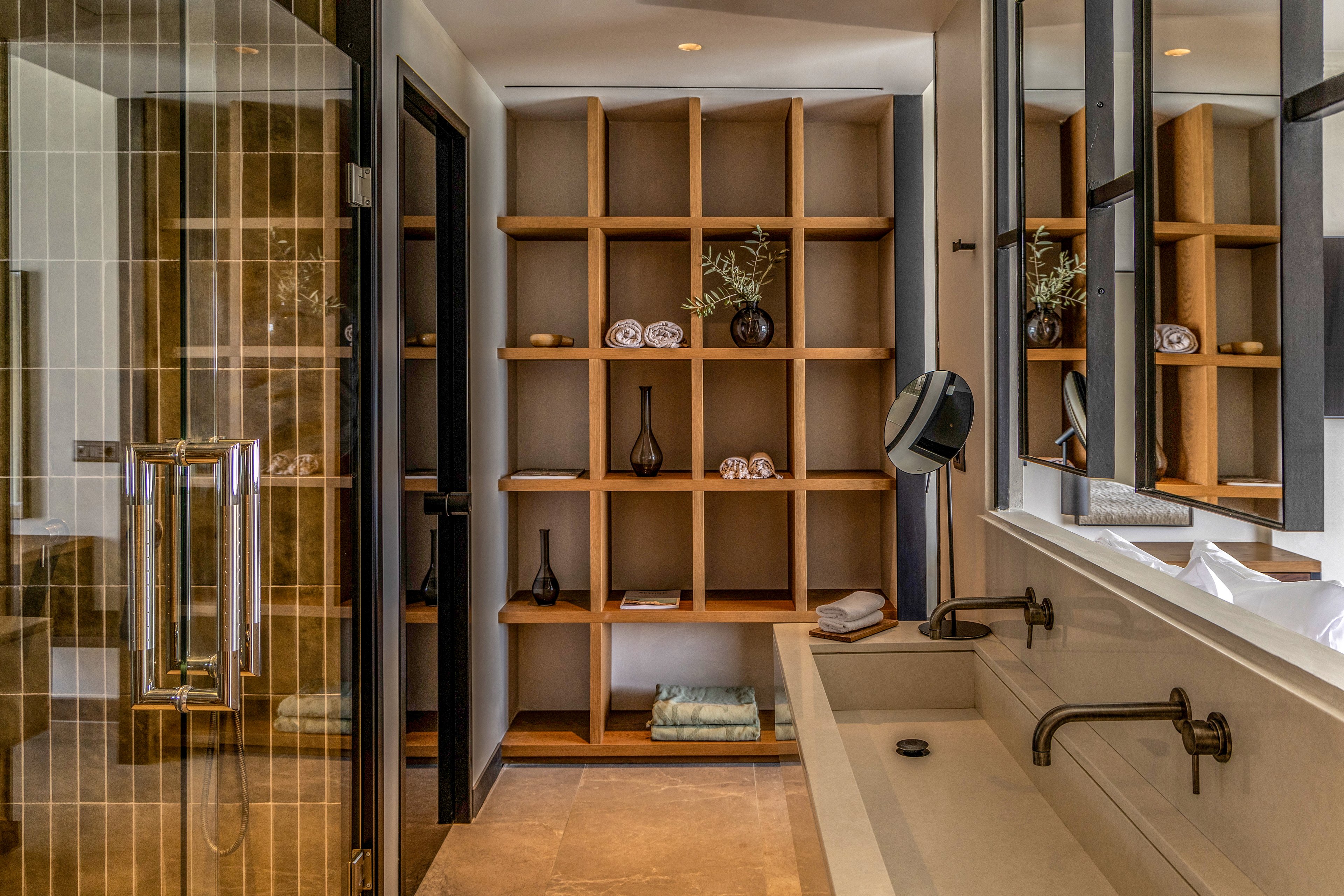 King Jason Zante by Louis Hotels