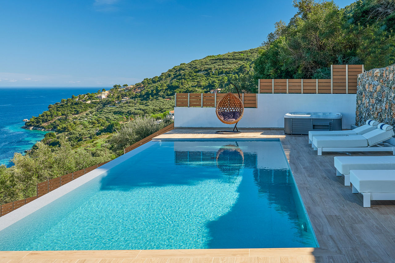 Villa Alkyonides Feather