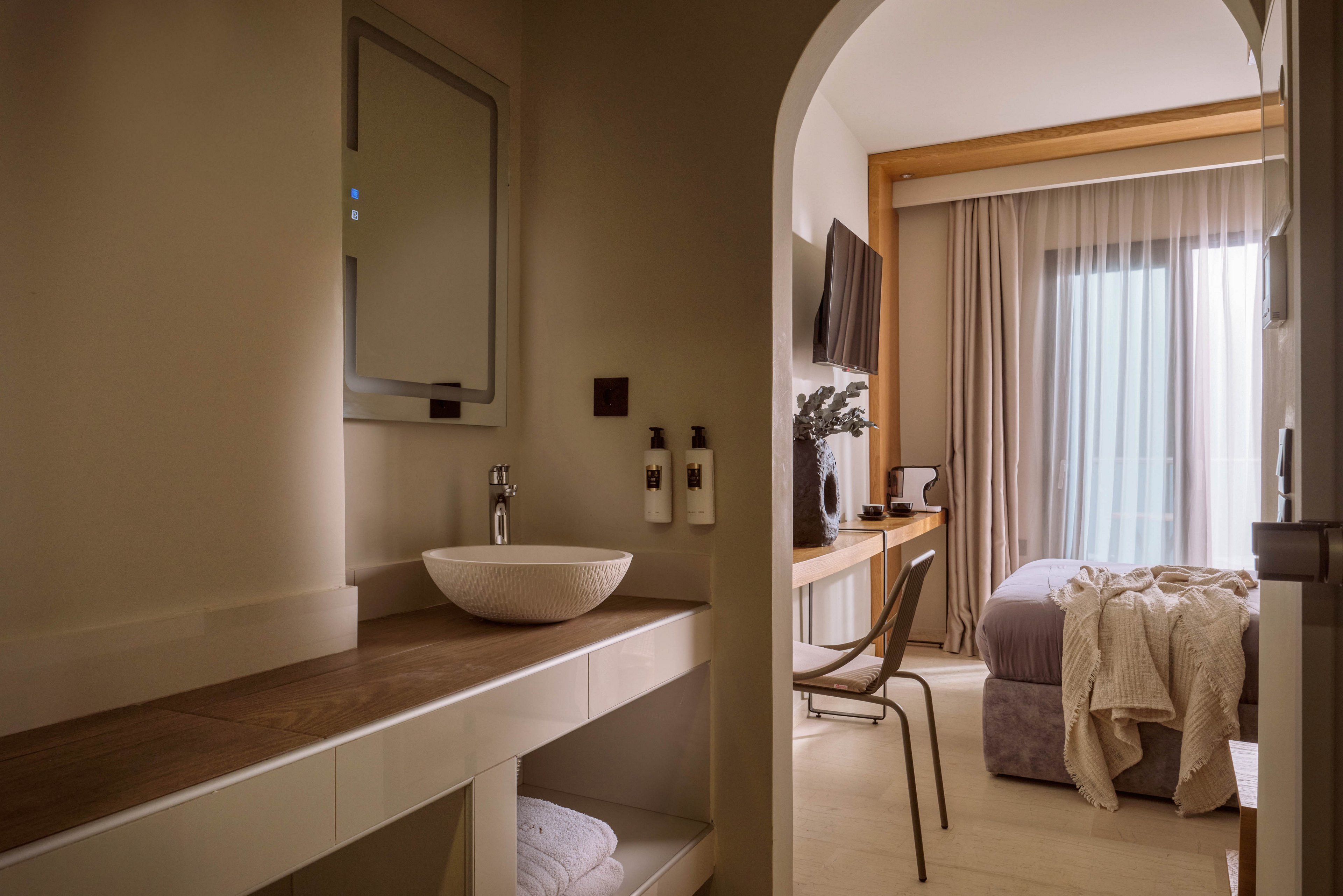 Nikon Boutique Hotel