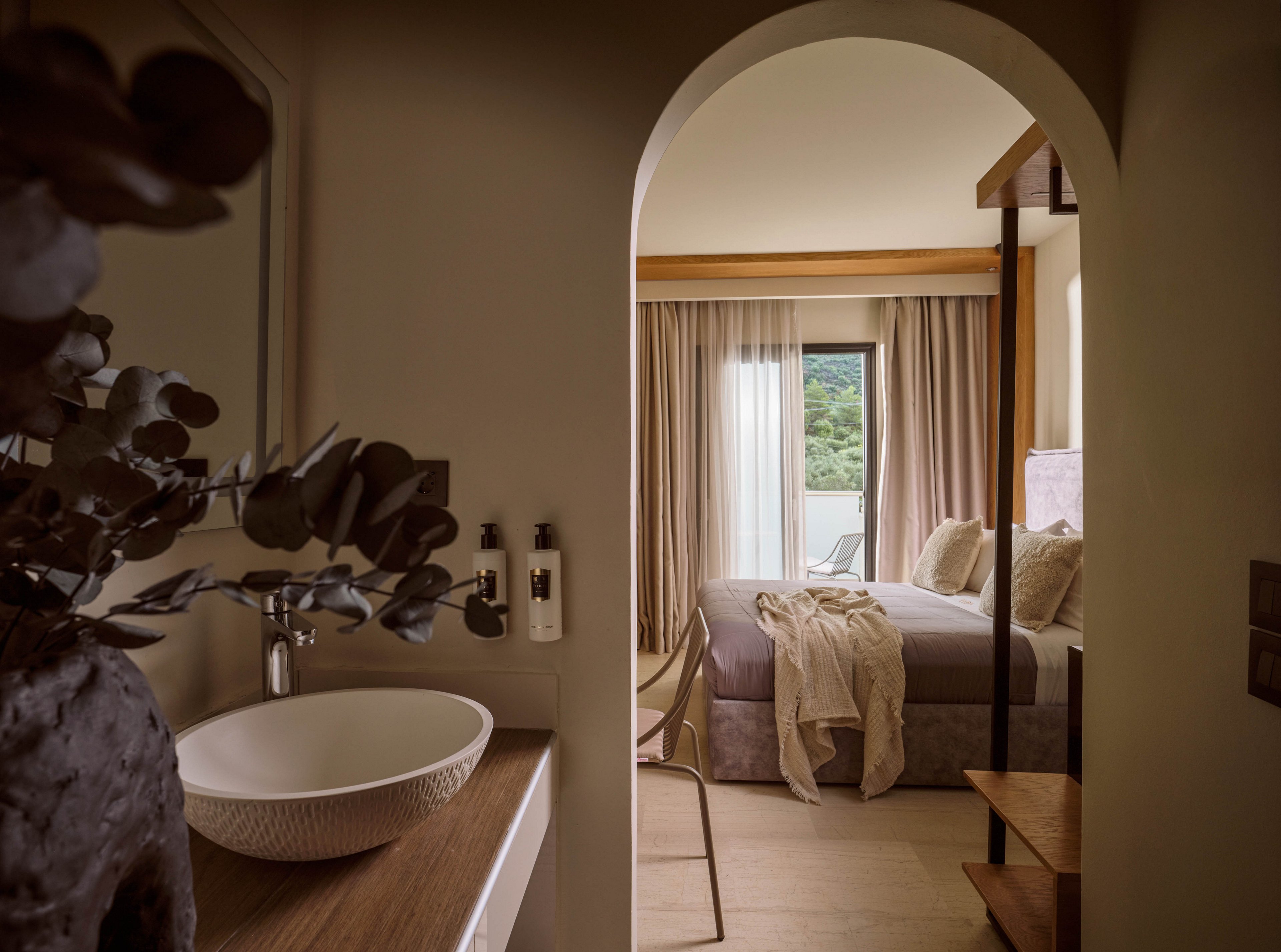 Nikon Boutique Hotel