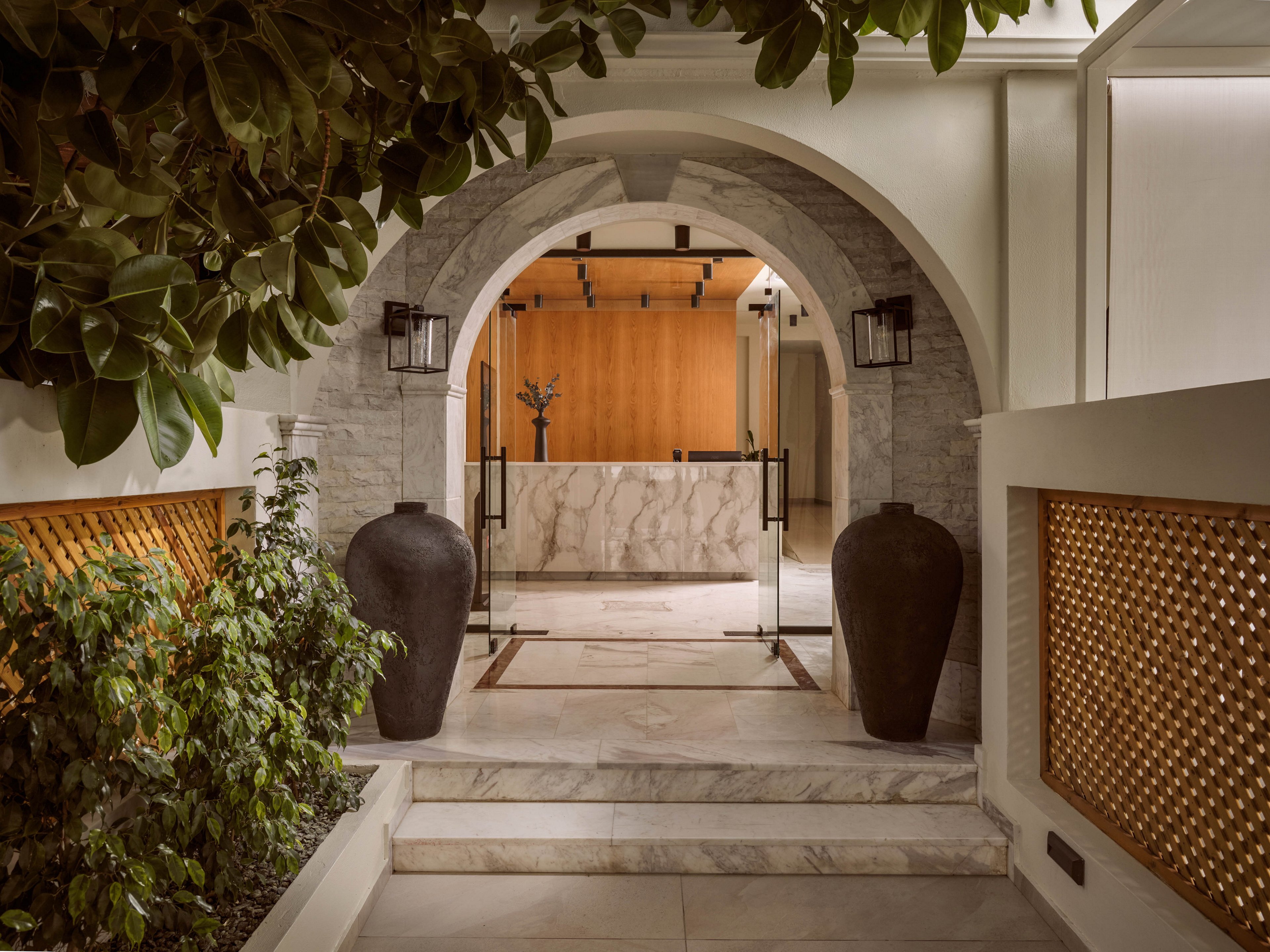 Nikon Boutique Hotel