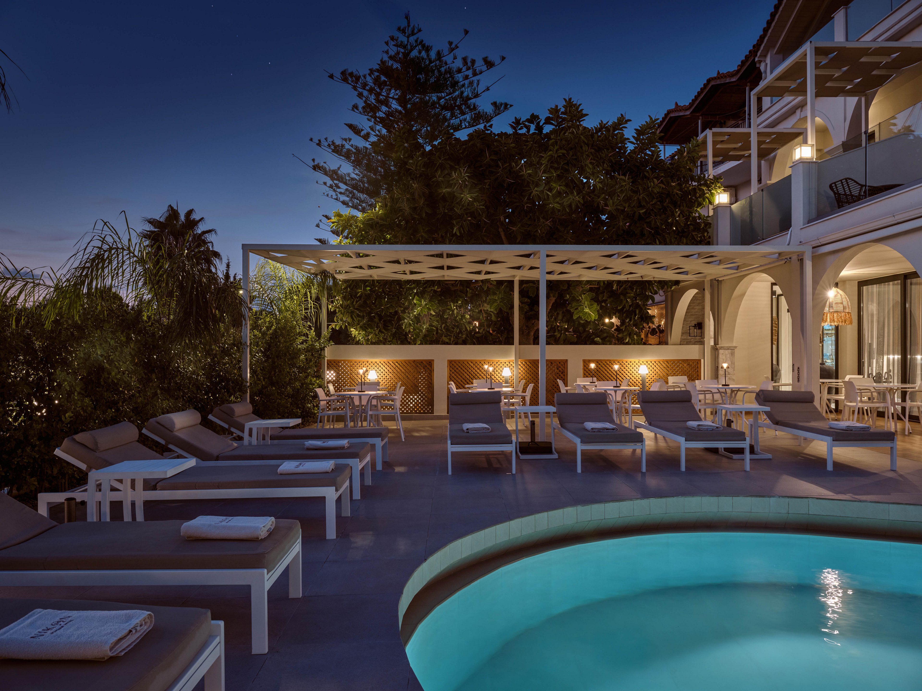 Nikon Boutique Hotel