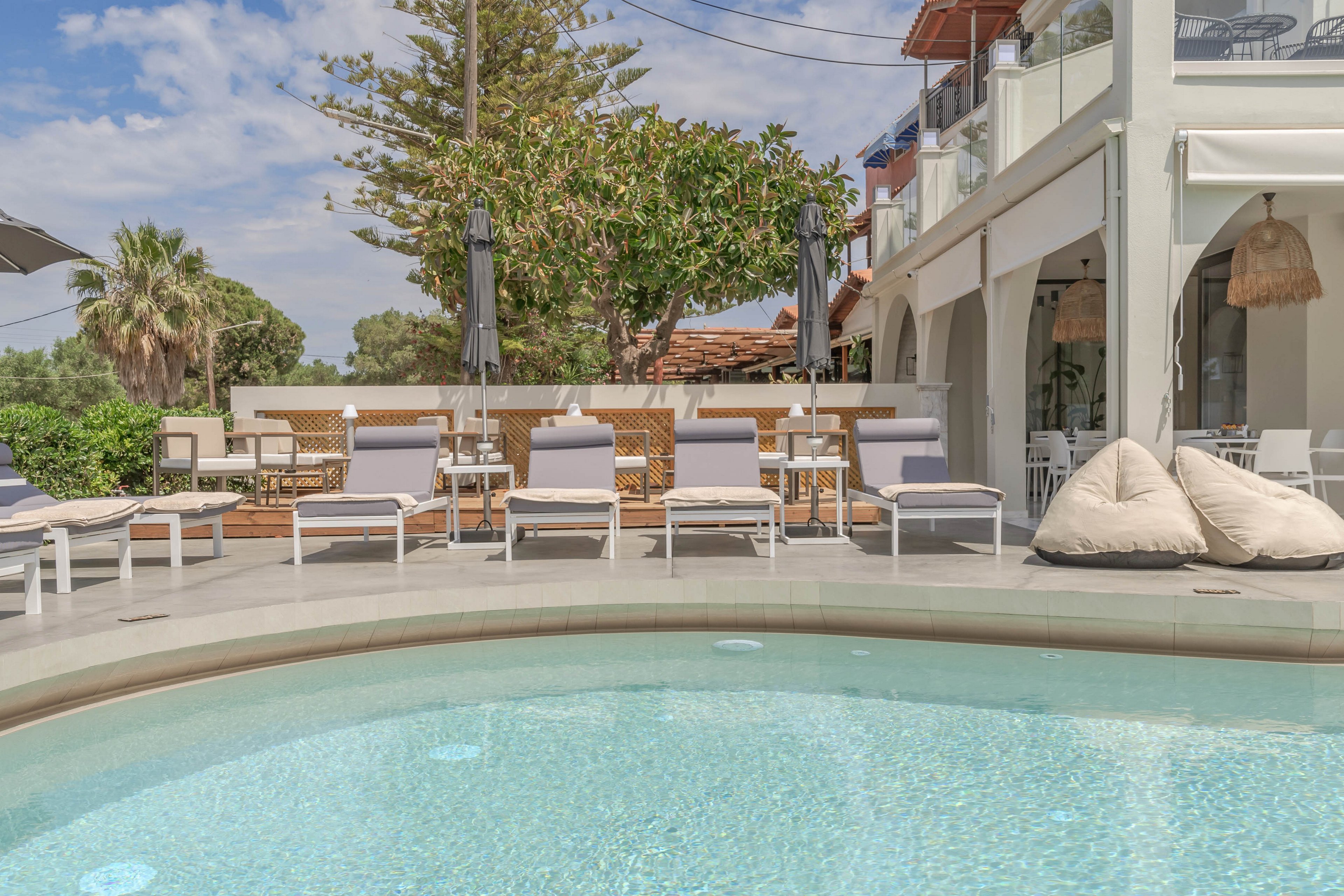 Nikon Boutique Hotel