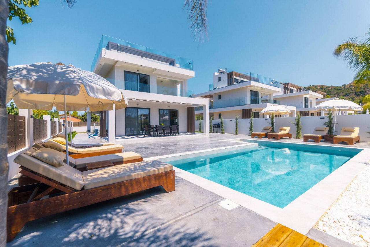 Villa Infinity Theo - Agni